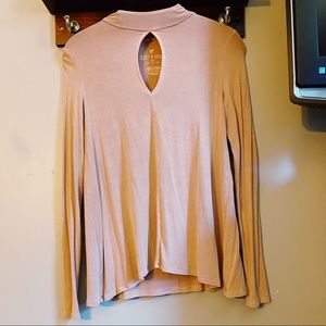 Soft and sexy long sleeve w/ cutout
